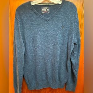 American Eagle V neck sweater large solid navy blue athletic fit collegiate